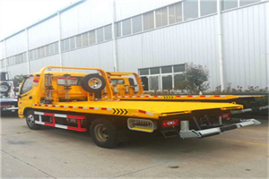 加格达奇附近拖车救援搭电